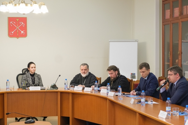 Директор Павловской гимназии выступил на Рождественских образовательных чтениях