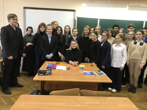 Выпускница Павловской гимназии провела для учащихся занятия по профориентации