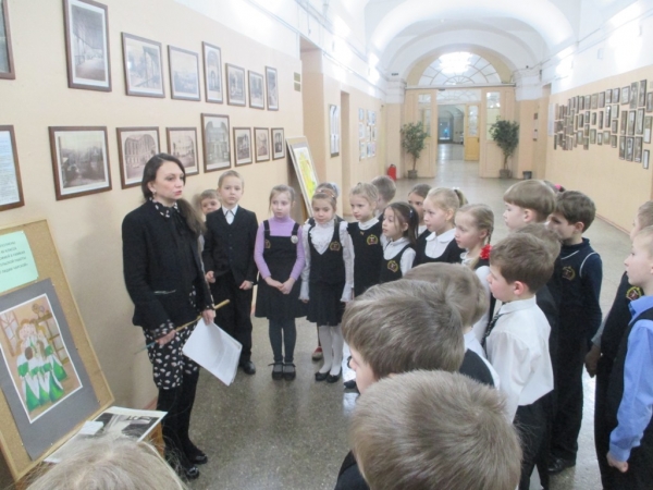 Экскурсия-беседа по временной выставке «Павловский институт: связь времён»
