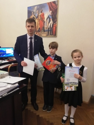 Обучающиеся Павловской гимназии стали победителями районного этапа V Городского конкурса чтецов «Разукрасим мир стихами»