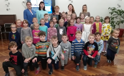 Выставка детско-родительского творчества «Загадочная Антарктида» в детском саду гимназии