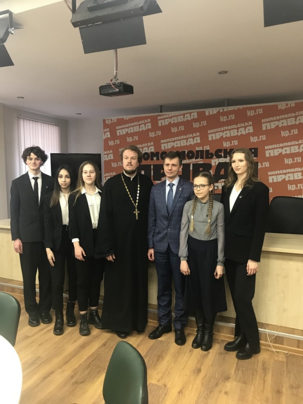 Учащиеся Павловской гимназии приняли участие в круглом столе, посвященном увековечиванию памяти императора Павла I